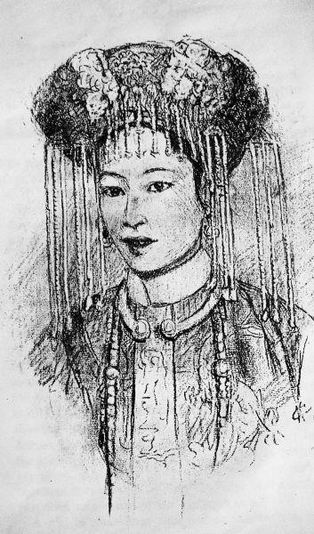 虽然卡尔极力否认自己美化了慈禧、隆裕等人，但从照片与画像对比，还是不难看出卡尔将她们都画美了。图为隆?；屎蟮恼掌胨孛琛? style=