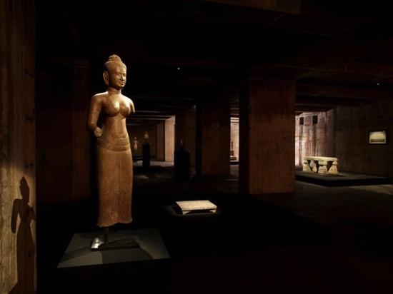 获得“年度新晋私人博物馆”的Feuerle 收藏系列（Nic Tenwiggenhorn   VG Bild-Kunst, Bonn.）