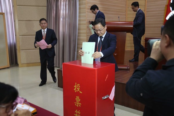 当天下午的选举会议上，选举产生了九三学社厦门市第八届委员会委员35人和出席九三学社福建省第八次代表大会代表42人。5