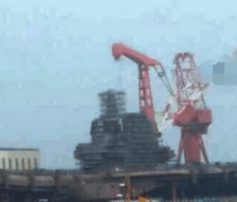 曝国产航母刷防锈底漆 预计2017年年初下水