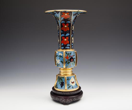 出戟花卉纹花觚