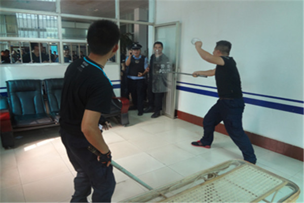 退休民警自创追逃攻略 退休民警自创追逃攻略