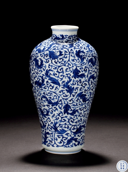 青花卷草纹梅瓶 清雍正