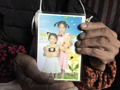 被小土狗咬后半年 8岁女孩倩倩去世了