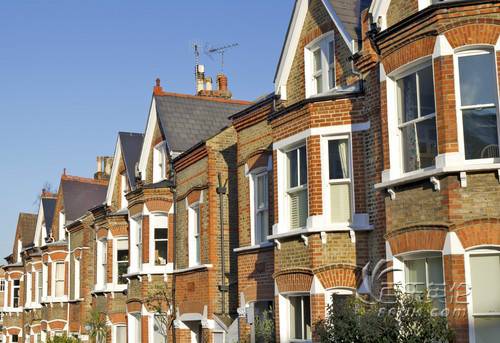 俄媒:卢布贬值房价下跌 中资大量进入俄房地产 俄媒:卢布贬值房价下跌 中资大量进入俄房地产