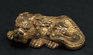 铜鎏金狻猊镇纸