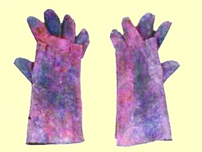 湖北江陵藤店1号楚墓出土的战国皮手套 湖北江陵藤店1号楚墓出土的战国皮手套