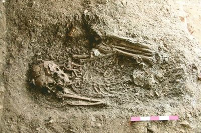 贵州贵安新区牛坡洞遗址发现的墓葬 贵州贵安新区牛坡洞遗址发现的墓葬