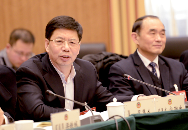 自治区工商联主席安润生发言 自治区工商联主席安润生发言