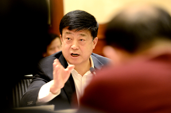 自治区政协副主席梁铁城 自治区政协副主席梁铁城