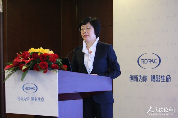 罗氏制药中国医学部副总裁张方直博士谈药物创新改变患者生活 罗氏制药中国医学部副总裁张方直博士谈药物创新改变患者生活