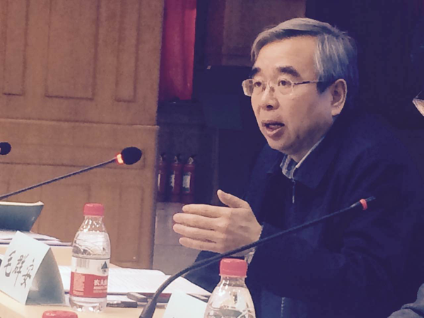 一、1月24日下午，国家卫生计生委宣传司司长毛群安在该委与健康报联合举办的“健康中国”传播激励计划暨2017年卫生计生新闻工作者媒体座谈会上透露，新的一年，国家卫生计生委要采取七项举措推进”健康中国“。   人民政协网记者   张春莉  摄_爱奇艺