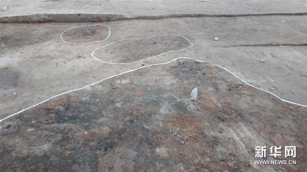 这是陕西周原遗址凤雏建筑群中2016年度新发现的大型建筑遭遇火焚的遗迹（2016年11月28日摄）。