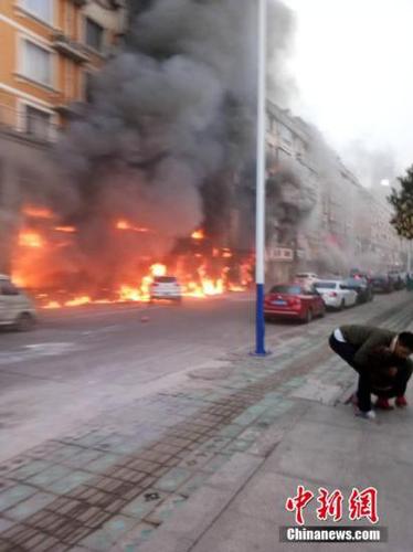 资料图:浙江省天台县“2.5”火灾现场。<a target='_blank' href='http://www.chinanews.com/'>中新社</a>记者 钟欣 摄 点击进入下一页