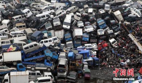 资料图：浙江省杭州市的一个报废车坟场。李建刚 摄 图片来源：CFP视觉中国