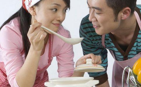 饭桌上的12个禁忌 你中了几个 吃饭有哪些禁忌 吃饭有什么讲究 怎样吃饭是错误的