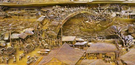 金丝楠木“清明上河图”局部图。（胡昌龙 摄）