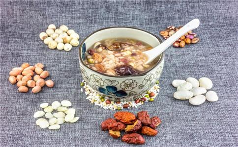 祛斑又补血 推荐六款祛斑补血养颜粥 祛斑补血养颜粥怎么做 补血养颜粥的做法 补血养颜粥有哪些做法