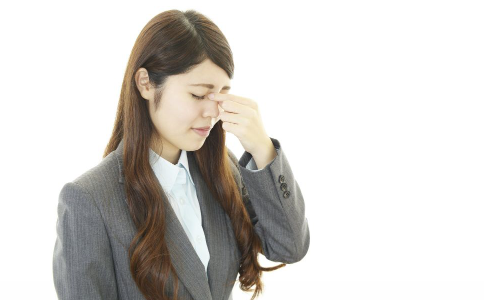 按摩五个穴位 帮助上班族缓解眼睛疲劳 怎样缓解眼睛疲劳 按摩哪些穴位缓解眼睛疲劳 缓解眼睛疲劳按摩哪些穴位好