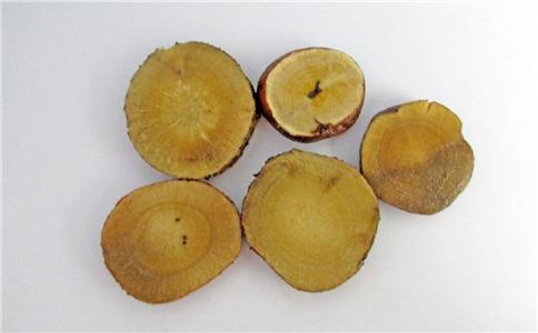 胃痛怎么办 中药白芷甘草能缓解 缓解胃痛吃什么 哪些中药能缓解胃痛 胃痛怎么办