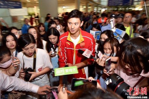 资料图:宁泽涛的高人气 <a target='_blank' href='http://www.chinanews.com/' >中新网</a>记者 金硕 摄 点击进入下一页