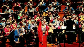 ▲中央民族乐团《丝绸之路》民族音乐会现场     ▲中央民族乐团《丝绸之路》民族音乐会现场