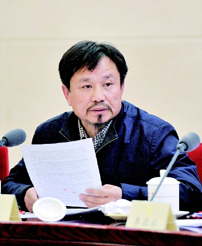 ◆董配永简介    第十二届全国政协委员，致公党中央委员、致公党中央环境与可持续发展委员会副主任。生于1963年9月，河北滦县人，现为华夏董氏兄弟商贸集团董事局主席。先后荣获过4届“中华慈善奖”、“中国十大慈善企业”、“中国十大慈善家”、“全国五一劳动奖章”、全国“爱国拥军模范”、“致公党扶贫开发工作先进个人”等称号。