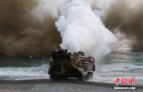 韩美“鹞鹰”联合演习 点击进入下一页