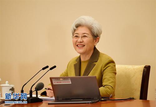 3月4日，十二届全国人大五次会议在北京人民大会堂举行新闻发布会。大会发言人傅莹就大会议程和人大工作相关的问题回答中外记者的提问。新华社记者 赵颖全 摄