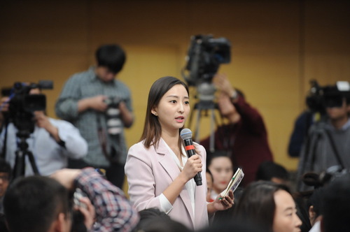 中国网记者提问。