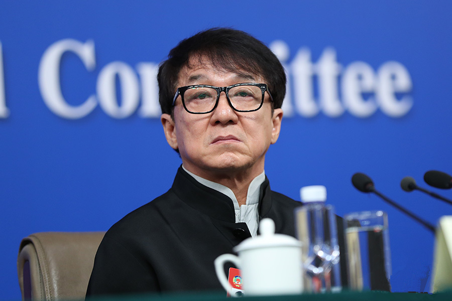 全国政协委员成龙