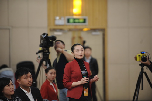 中国教育电视台记者提问。