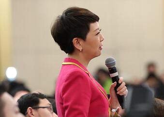 王毅：为促进世界和平与发展贡献“金砖方案”