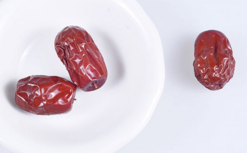 推荐7种春季养生物 豆芽健康又养生 春季吃豆芽有什么好处 春季养生食物有哪些 春季养生吃什么好