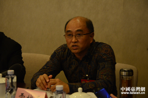 台籍全国政协委员、著名导演雷献禾表示，台湾是中国领土的一部分，这是不容置疑的国家底线，“底线是不容触犯的，你触犯了，毫无疑问，你就要走开?！保ㄖ泄ㄍ逋?李宁 摄）