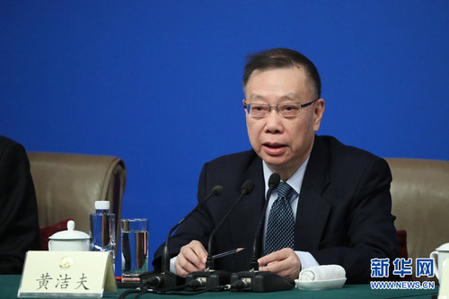 图为全国政协常委、教科文卫体委员会副主任，原卫生部副部长黄洁夫。