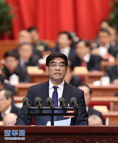 3月9日，全国政协十二届五次会议在北京人民大会堂举行第二次全体会议。这是傅成玉委员作《重视国企改革中遇到的新问题》的发言。 新华社记者刘卫兵 摄