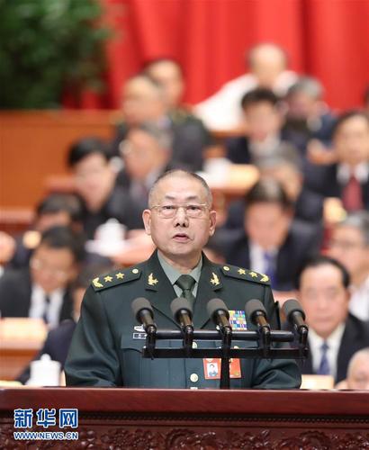 3月9日，全国政协十二届五次会议在北京人民大会堂举行第二次全体会议。这是刘继贤委员作《实施军民融合发展战略的思考与建议》的发言。新华社记者 刘卫兵 摄