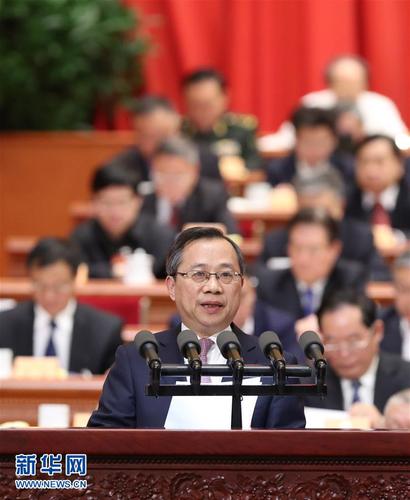 3月9日，全国政协十二届五次会议在北京人民大会堂举行第二次全体会议。这是?；萸课贝砻衩酥醒胱鳌墩裥耸堤寰?打造制造强国》的发言?！?新华社记者 张铎 摄