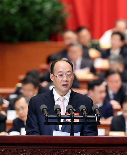 蓝逢辉委员作《营改增运行效果和改进建议》的发言 蓝逢辉委员作《营改增运行效果和改进建议》的发言