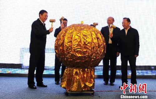 2016年10月14日，四川“藏区林特产品进都市”活动启动仪式在成都举行。此次活动是为了搭建藏区林特产品电子商务平台，打造藏区林特产品品牌，实现藏区林特产品产销对接、线上销售与线下体验互动，减少流通环节，降低流通成本，增加农牧民收入，提升藏区林业产业脱贫攻坚实效?！“苍?摄