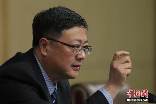 3月9日，十二届全国人大五次会议在北京梅地亚两会新闻中心举行记者会，邀请环保部部长陈吉宁就“加强生态环境?；ぁ钡南喙匚侍饣卮鹬型饧钦叩奶嵛?。<a target='_blank' href='http://www.chinanews.com/'>中新社</a>记者 泱波 摄