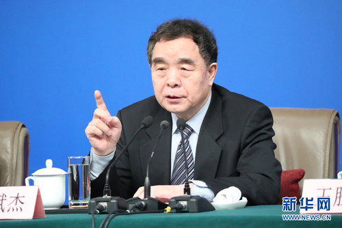 图为柳斌杰回答记者提问。新华网中国政府网 翟子赫 摄