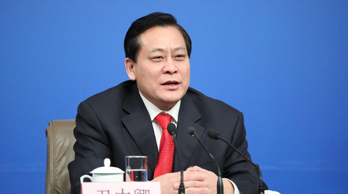 尹中卿回答记者提问 尹中卿回答记者提问