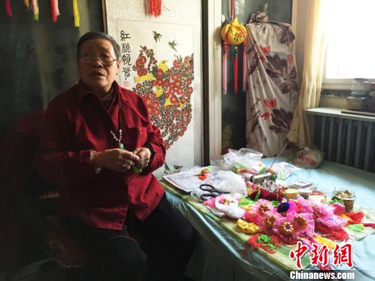 兰州八旬老人的十三年“荷包相赠”之路(图)