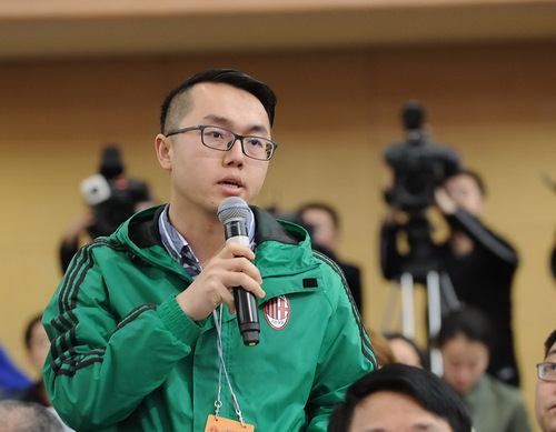 经济日报记者提问。