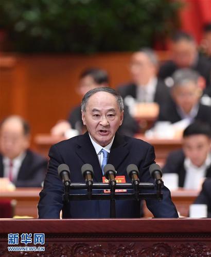 3月11日，全国政协十二届五次会议在北京人民大会堂举行第四次全体会议。这是黄方毅委员作《从黄炎培与毛泽东“周期率”对话说起》的发言。新华社记者 张铎 摄