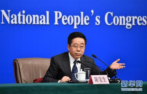 这是陈宝生回答记者提问新华社记者 李鑫 摄 这是陈宝生回答记者提问新华社记者 李鑫 摄