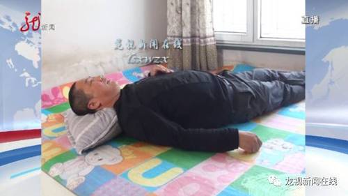 佟云龙和妻子只有一个女儿，今年29岁，已经结婚，住在 平房区。佟云龙家里还有一个12岁的女孩佳佳，是妻子弟弟的孩子，因为弟弟去世、弟媳不辞而别，这几年佳佳就跟着姑姑、 姑父一家生活。发现情况不对后，佟云龙赶紧把佳佳叫过来。