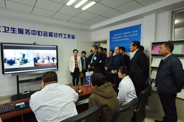 泰安市财源街道社区卫生服务中心远程工作站远程会诊。